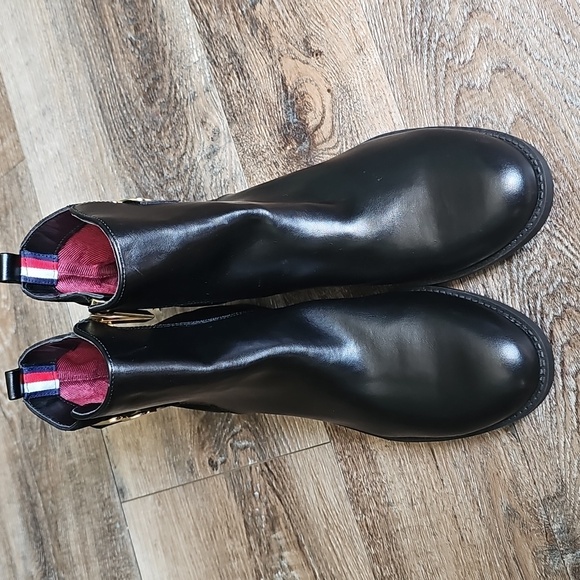 Tommy Hilfiger Black Ankle Boots with Gold Zipper - Picture 2 of 5